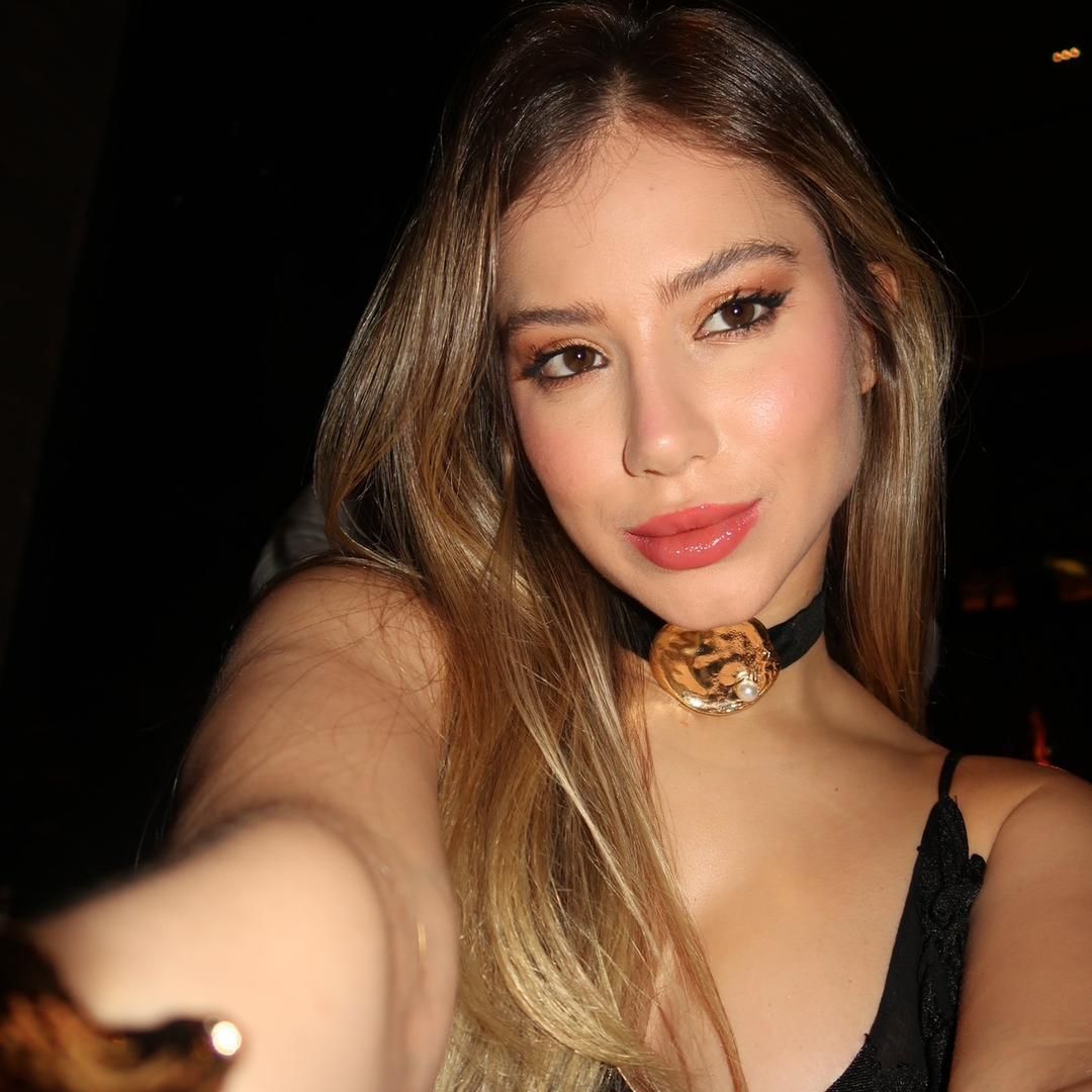  Luisa Alvarenga